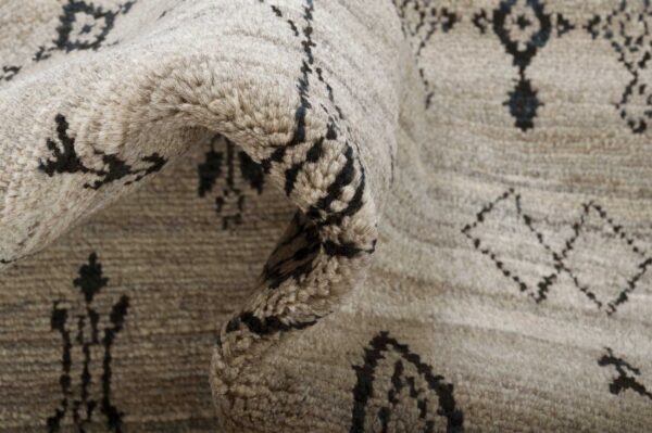 Handmade Wool Berber Area Rug 179cm x 120cm / 5'11'' x 3'11'' - Image 2