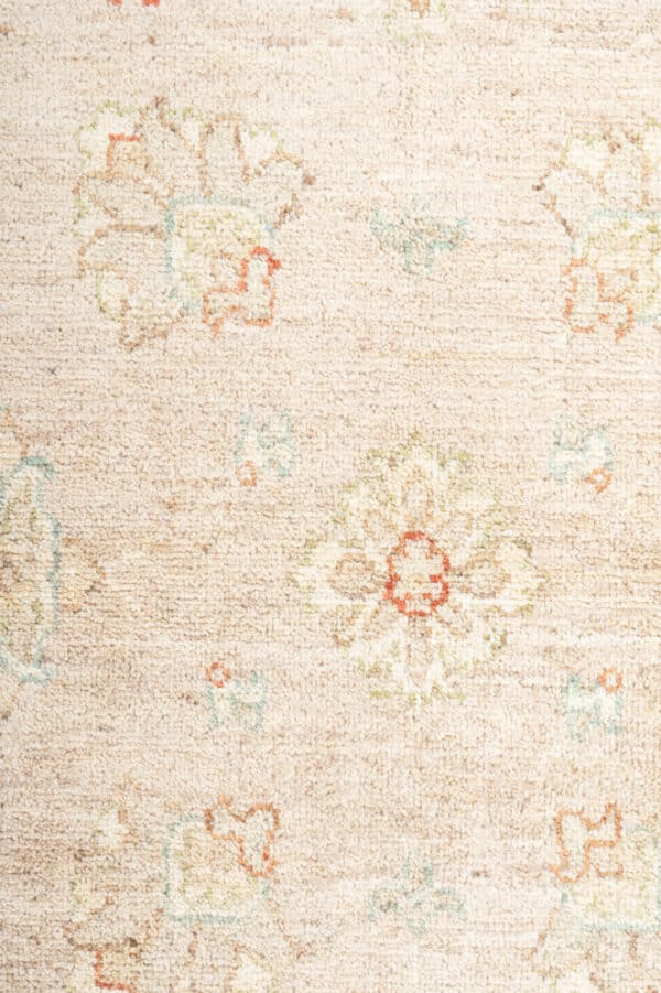 Ziegler Rug 249cm x 172cm / 8'2'' x5'8'' - Image 4