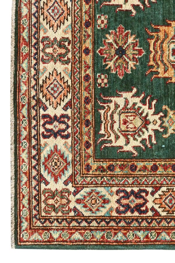 Fine Kazak Rug 147cm x 106cm / 4ft 10in x 3ft 6in - Image 2