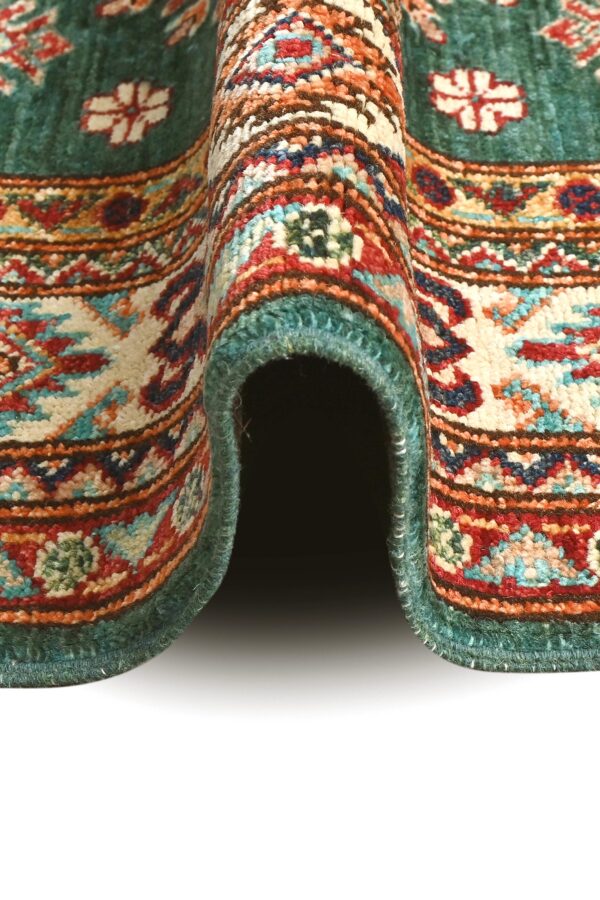Fine Kazak Rug 147cm x 106cm / 4ft 10in x 3ft 6in - Image 4